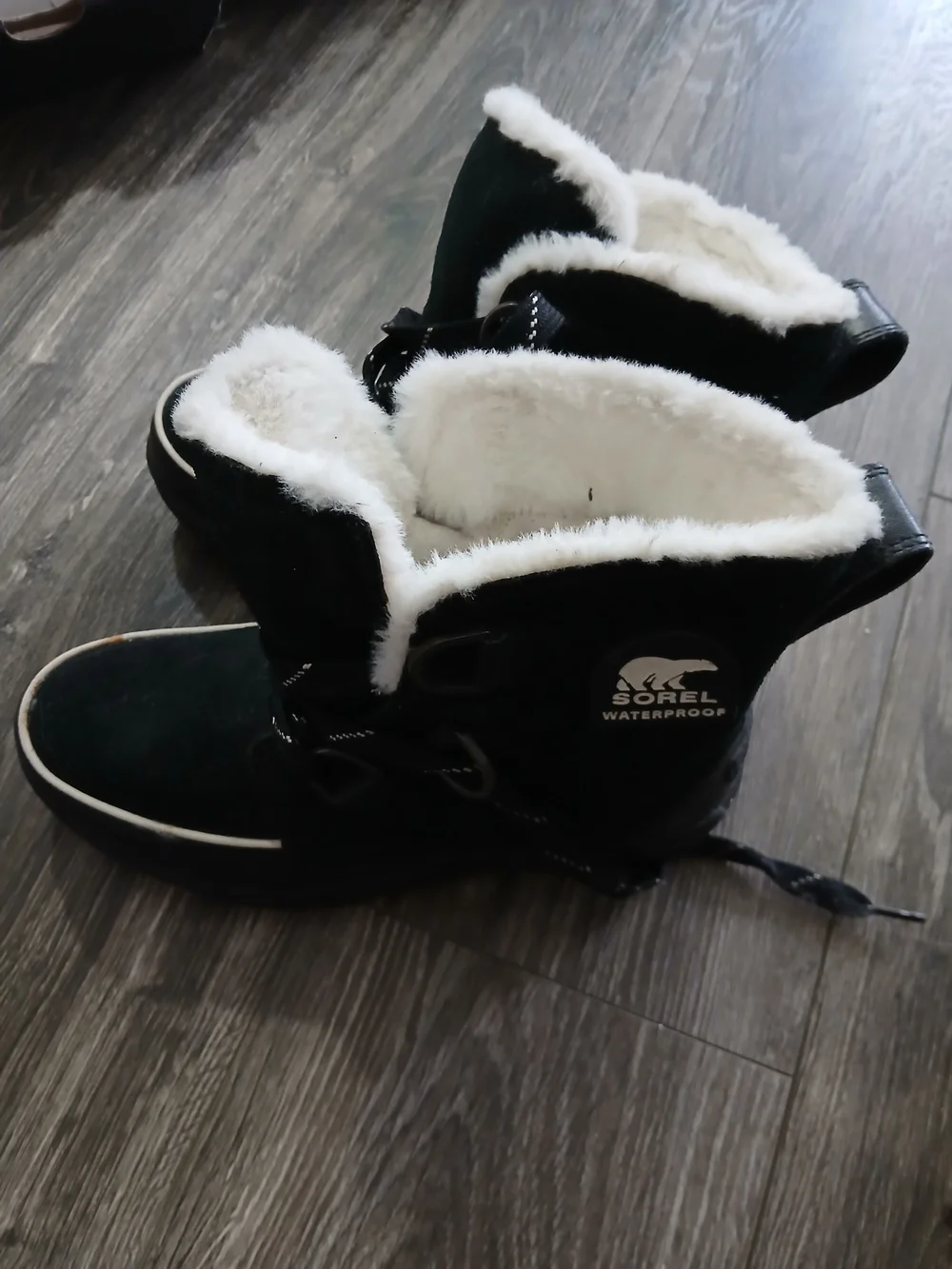 Sorel Womens Black Winter Boots - Durable Traction Sole